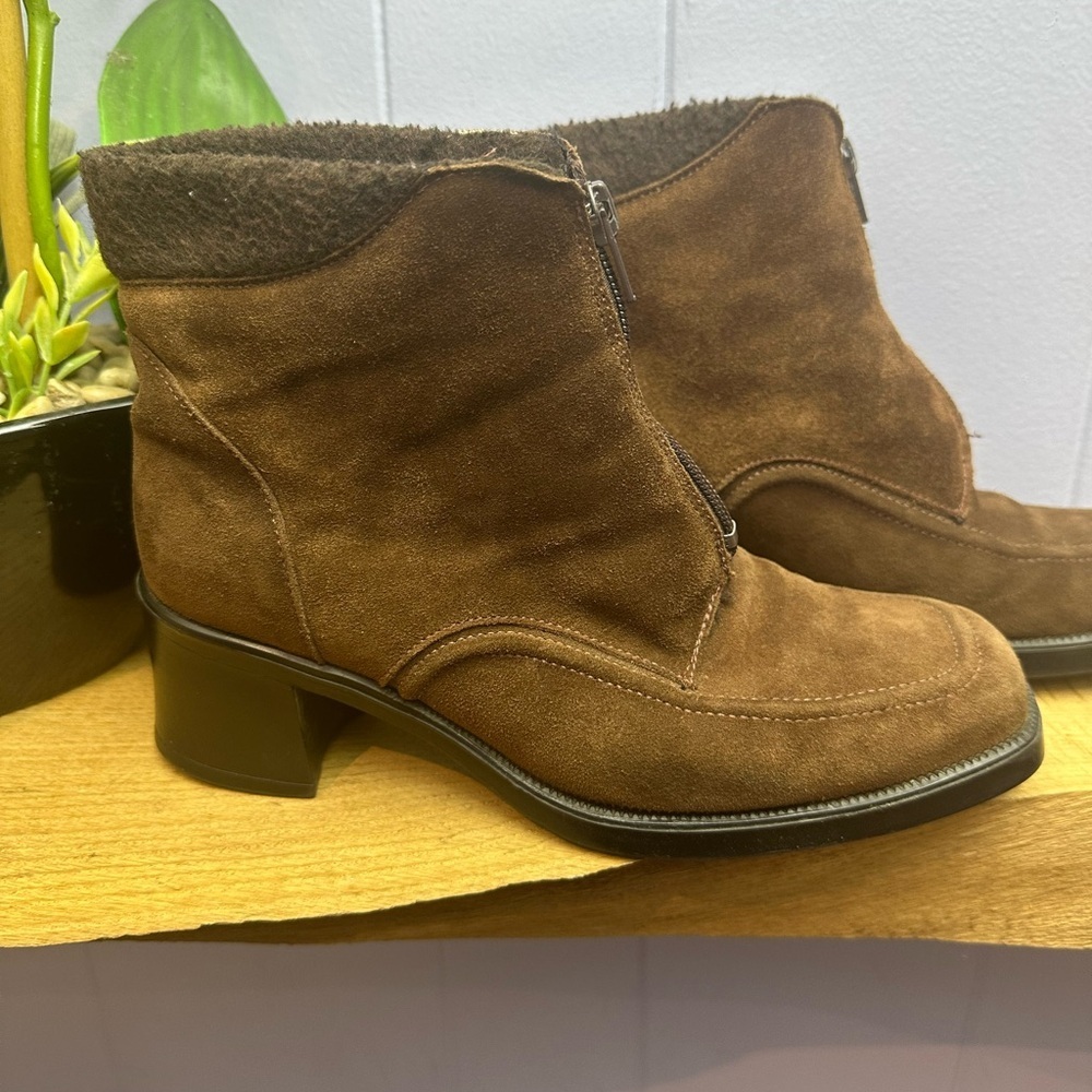 Vintage made in Canada Brown Suede Ankle Boots